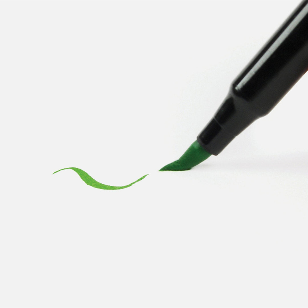 Brush Lettering for Beginners: Blending Brush Pens 